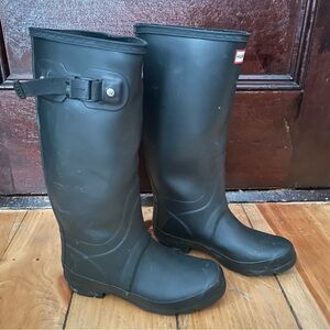 Hunter Huntress Extended Calf Rain Boots Size 6 Women Black **DAMAGED**